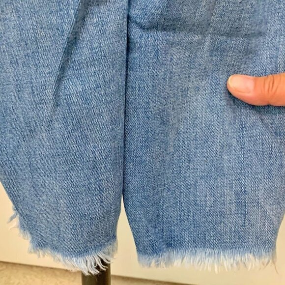 Cello Medium Wash Hi Rise Distressed  Raw Hem Stretch Skinny Cropped Jeans - Picture 10 of 13